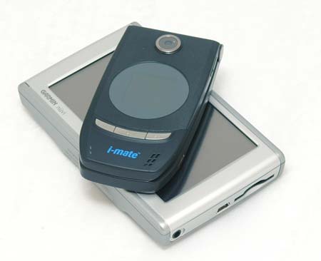 GPS-навигатор Garmin Nuvi 660 - по сравнению с сотовым телефоном