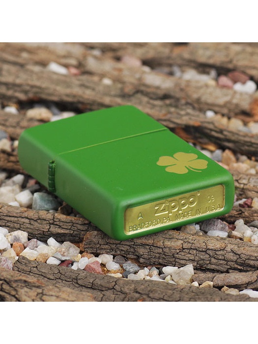 фото Зажигалка Zippo №21032 Shamrock