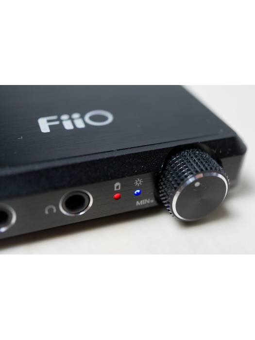 фото Усилитель для наушников Fiio E12 black