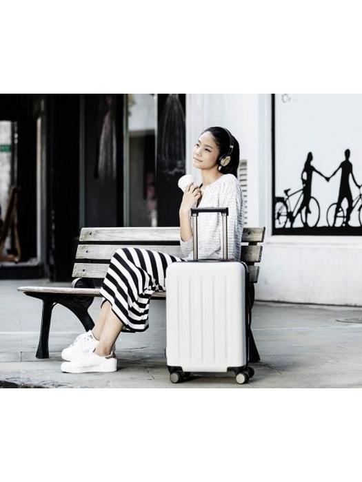 фото Чемодан Xiaomi Mi Trolley 90 Points 24" White Moon Light